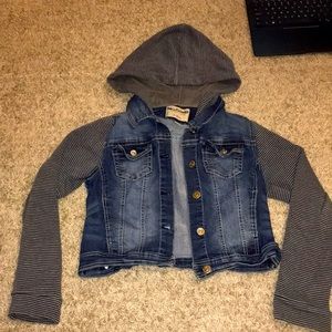 LIKE NEW Sweater/ Jean Jacket 👔🖤